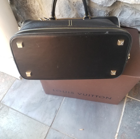 Louis Vuitton Suhali Lock It Satchel - Picture 7 of 9